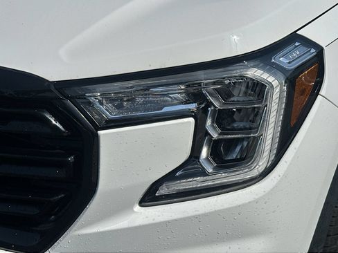 Used 2023 GMC Terrain SLE w/ Elevation Edition FWD image 11