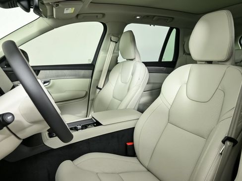 Used 2026 Volvo XC90 B6 Ultra w/ Protection Package AWD/4WD image 7