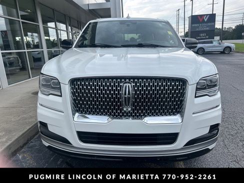 Used 2023 Lincoln Navigator Reserve AWD/4WD image 9