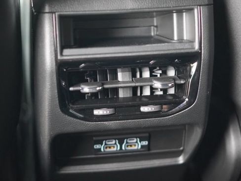 Used 2024 Jeep Grand Cherokee Laredo X RWD image 32
