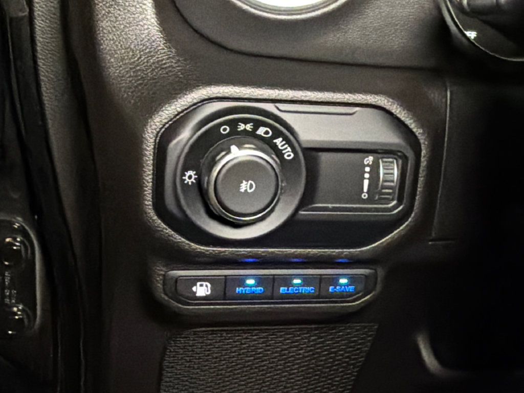 Used 2023 Jeep Wrangler Unlimited Sahara w/ Cold Weather Group AWD/4WD image 20