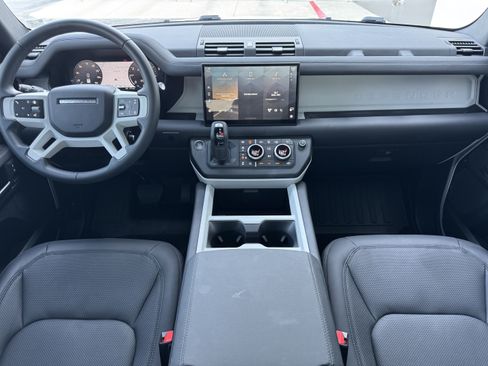 Certified 2025 Land Rover Defender 110 X-Dynamic SE AWD/4WD image 4