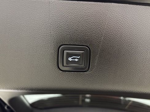 Used 2023 Chevrolet Traverse RS w/ LPO, Floor Liner Package AWD/4WD image 39
