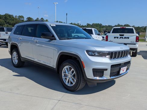 New 2026 Jeep Grand Cherokee L Laredo RWD image 7