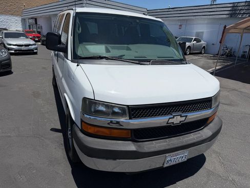 Used 2014 Chevrolet Express 2500 LT w/ LT Preferred Equipment Group RWD image 12