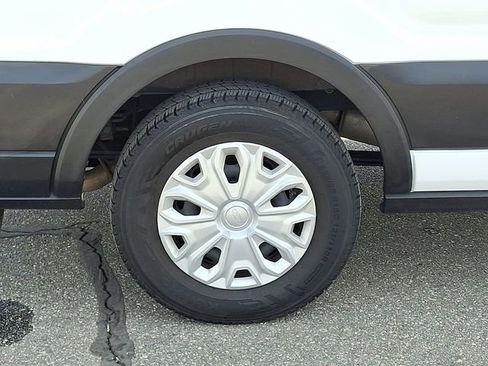 Used 2024 Ford Transit 350 XLT RWD image 29