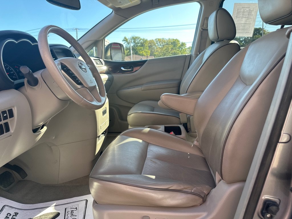 Used 2015 Nissan Quest Platinum FWD image 2