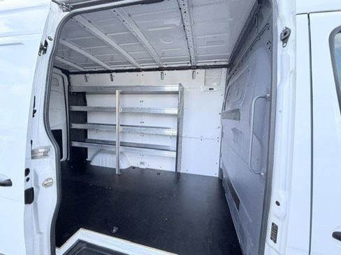 Used 2019 Freightliner Sprinter 2500 RWD image 19