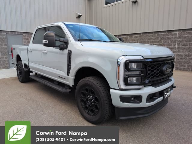 New 2026 Ford F350 Lariat w/ Black Appearance Package AWD/4WD 360° Tour