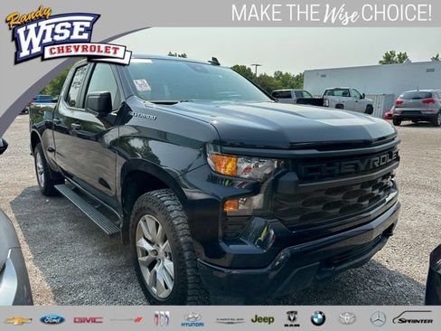 Used 2022 Chevrolet Silverado 1500 Custom AWD/4WD image 1