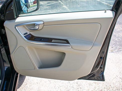 Used 2015 Volvo XC60 3.2 Platinum AWD/4WD image 40