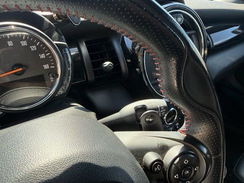 Used 2019 MINI Cooper S w/ Signature Upholstery Package FWD image 39