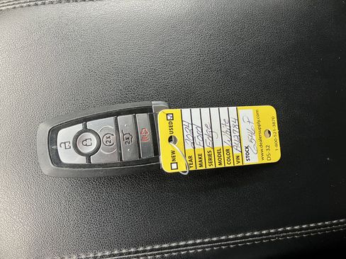 Used 2024 Ford Edge SEL w/ Convenience Package image 19