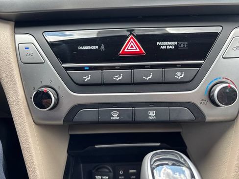 Used 2017 Hyundai Elantra SE FWD image 15