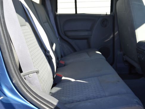 Used 2006 Jeep Liberty Sport image 25