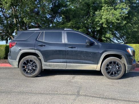 Used 2026 GMC Terrain Elevation w/ Elevation Premium Package FWD image 2