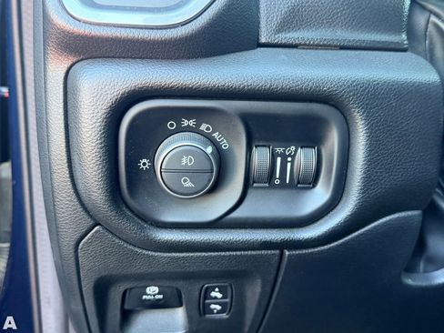Used 2023 RAM 1500 Laramie AWD/4WD image 10