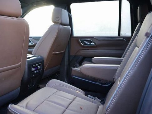 Used 2024 Chevrolet Suburban High Country w/ Premium Package image 6