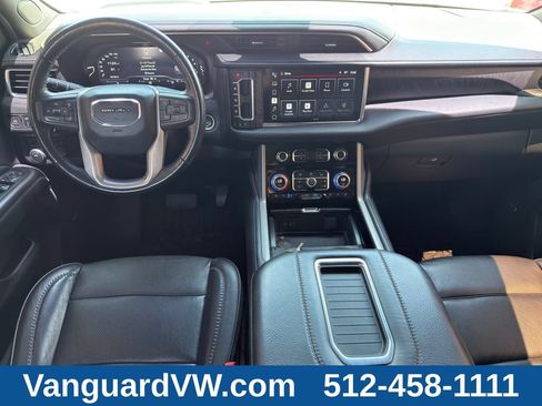 Used 2022 GMC Yukon XL Denali AWD/4WD image 32