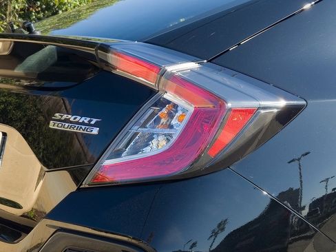 Used 2019 Honda Civic Sport Touring image 7