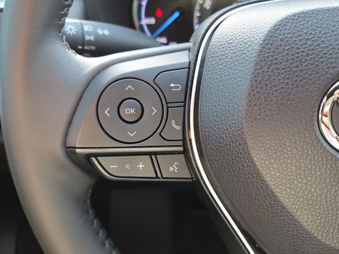 Certified 2025 Toyota RAV4 XSE image 33