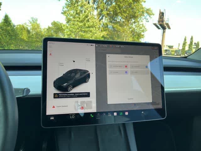 Used 2021 Tesla Model Y Long Range AWD/4WD image 26
