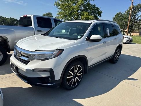 Used 2022 Honda Pilot Touring image 1