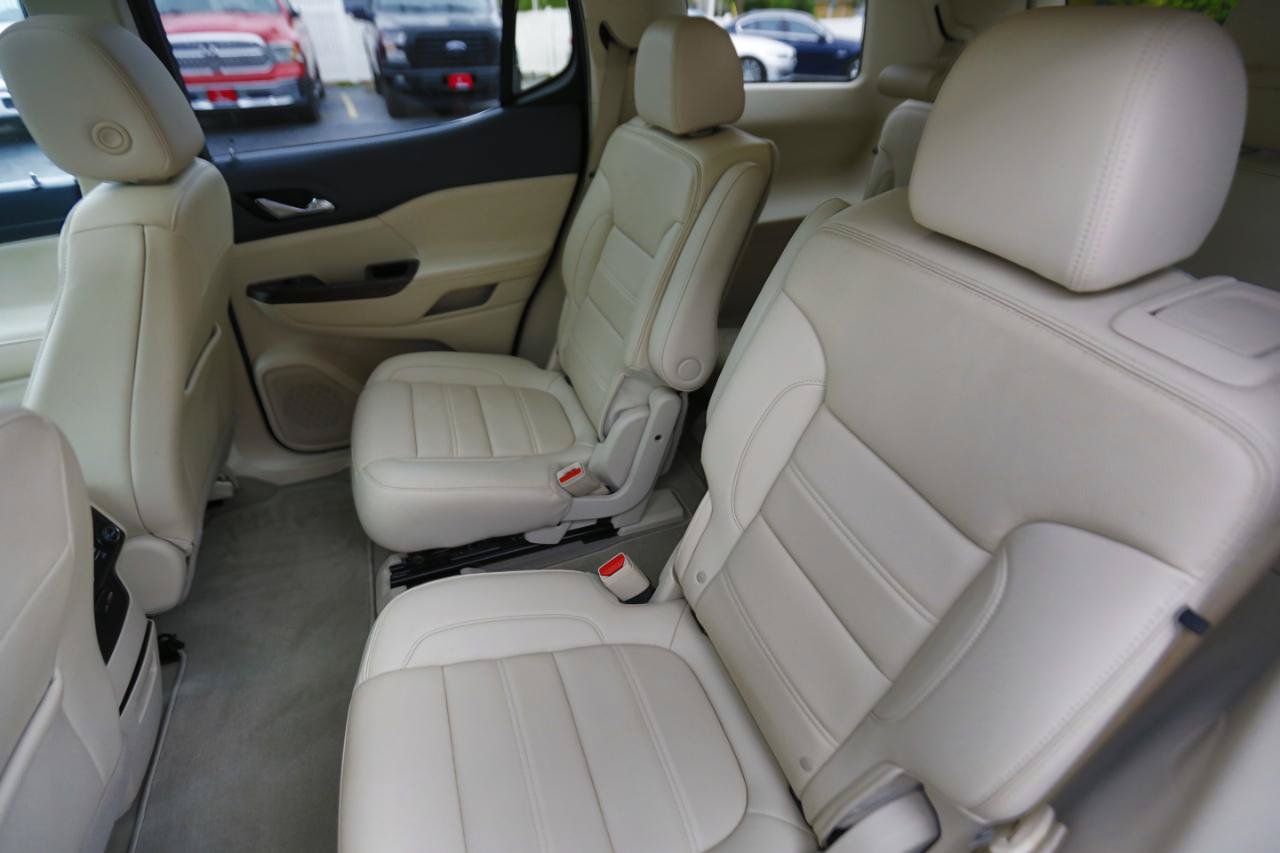 Used 2021 GMC Acadia Denali w/ Denali Ultimate Package AWD/4WD image 11