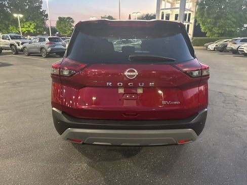 Used 2023 Nissan Rogue SV image 5