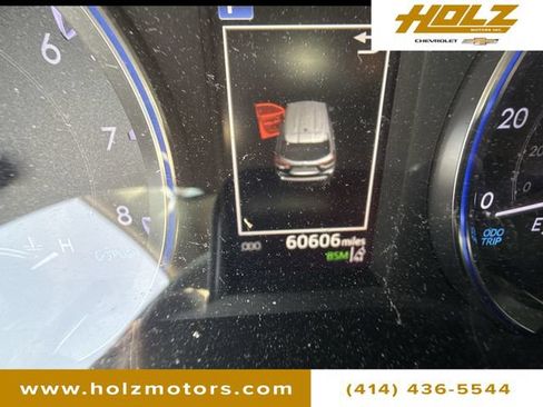 Used 2019 Toyota Highlander XLE AWD/4WD image 12