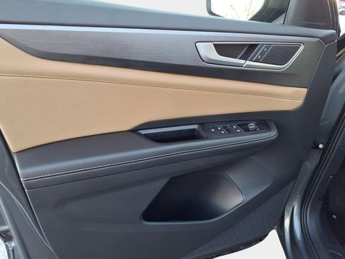 Used 2024 Volkswagen Atlas Cross Sport SE image 7