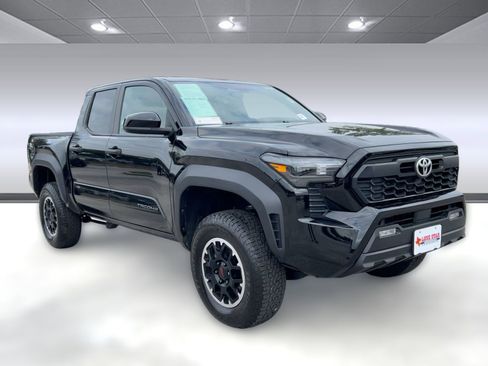 Used 2024 Toyota Tacoma SR5 image 7