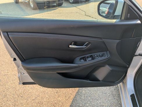 Used 2022 Nissan Sentra SV w/ All-Weather Package FWD image 9