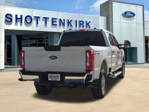 New 2026 Ford F250 XLT w/ FX4 Off-Road Package image 8