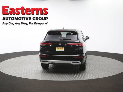 Used 2024 Mitsubishi Outlander SE AWD/4WD image 38