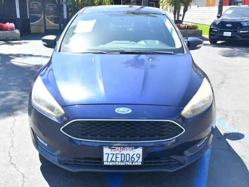 Used 2017 Ford Focus SEL FWD image 2
