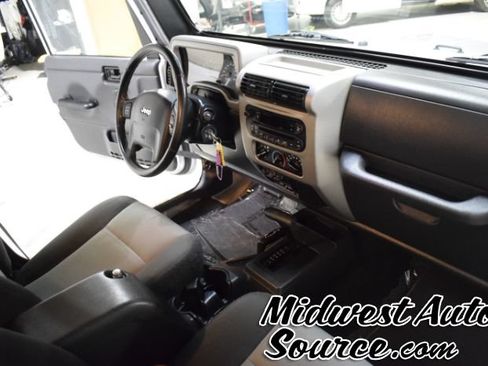 Used 2006 Jeep Wrangler Unlimited AWD/4WD image 25