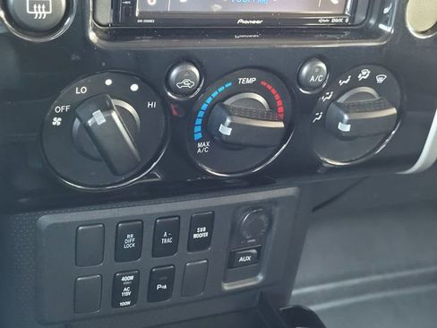 Used 2007 Toyota FJ Cruiser 4WD image 11