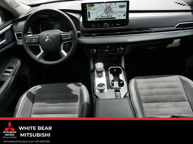 Used 2025 Mitsubishi Outlander SE AWD/4WD image 13