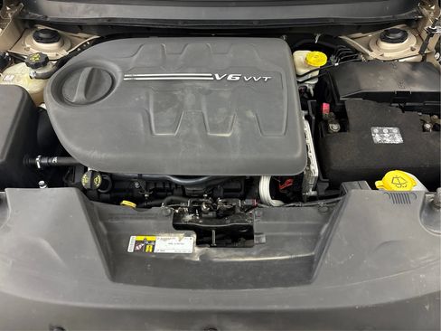 Used 2015 Jeep Cherokee Latitude w/ Cold Weather Group AWD/4WD image 28