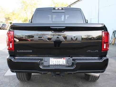 Used 2025 RAM 2500 Laramie AWD/4WD image 38