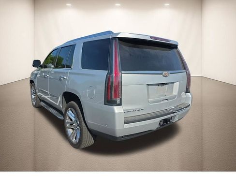 Used 2018 Cadillac Escalade Luxury w/ LPO, Radiant Package image 9