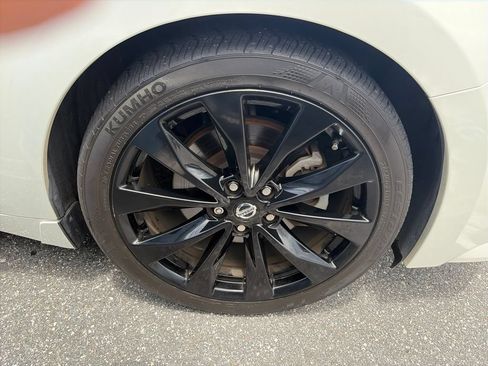 Used 2021 Nissan Maxima SR w/ Sport Mat Group FWD image 7