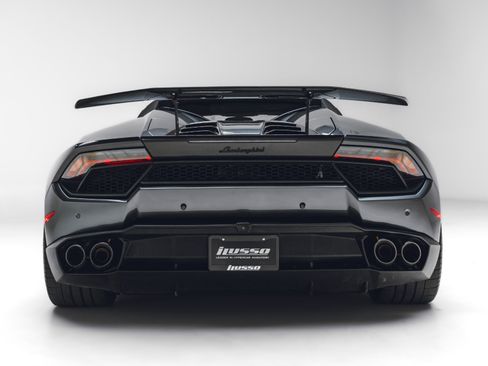Used 2017 Lamborghini Huracan LP 580-2 RWD image 9