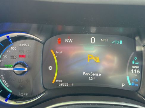 Used 2020 Chrysler Pacifica Touring-L w/ S Appearance Package FWD image 10
