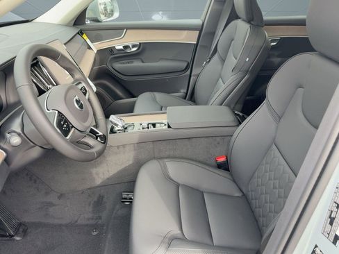 New 2026 Volvo XC90 B5 Core w/ Protection Package image 5