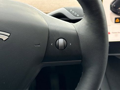 Used 2025 Tesla Model Y Long Range image 30