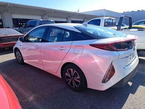 Used 2017 Toyota Prius Prime Advanced image 7