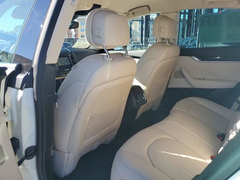 Used 2019 Maserati Levante image 15