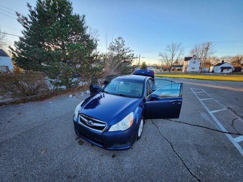 Used 2011 Subaru Legacy 2.5i Premium image 40
